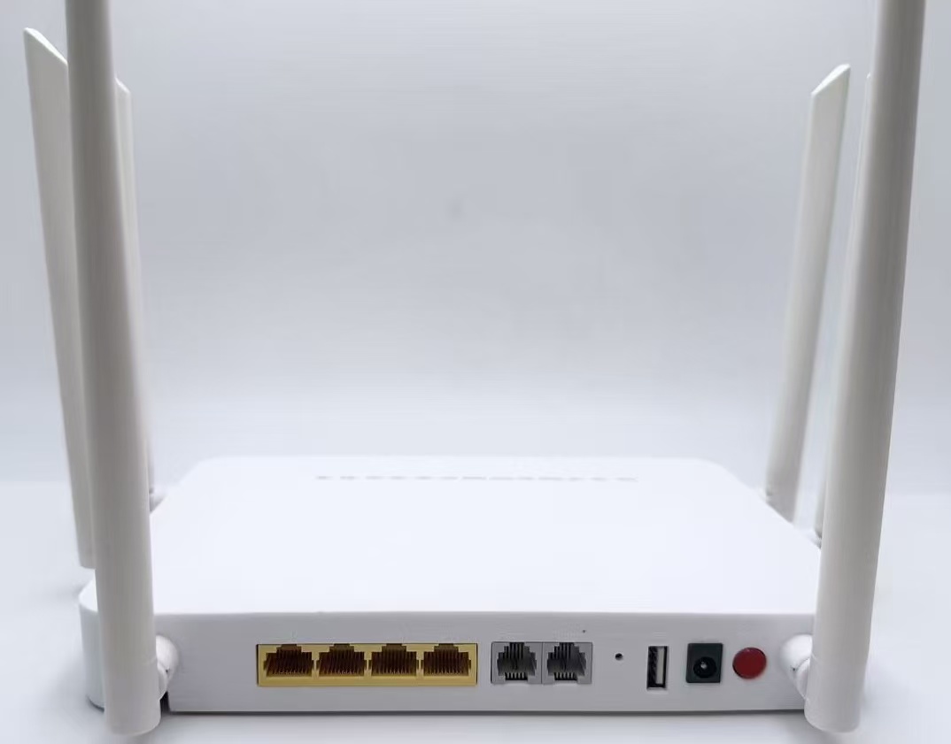 F680 后面板接口