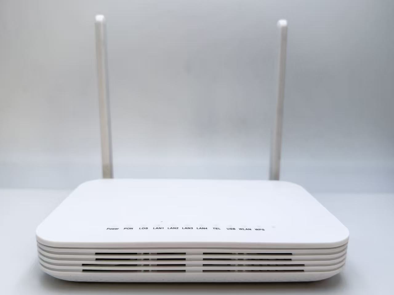 EG8145X6 GPON 智能网关终端(双频 WiFi 版)— 4GE + 2USB + 1POTS + 双频 WiFi