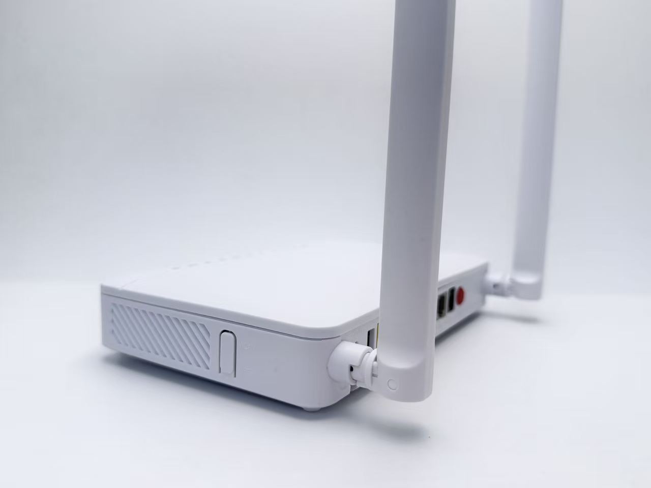 F670L 另一侧面角度
