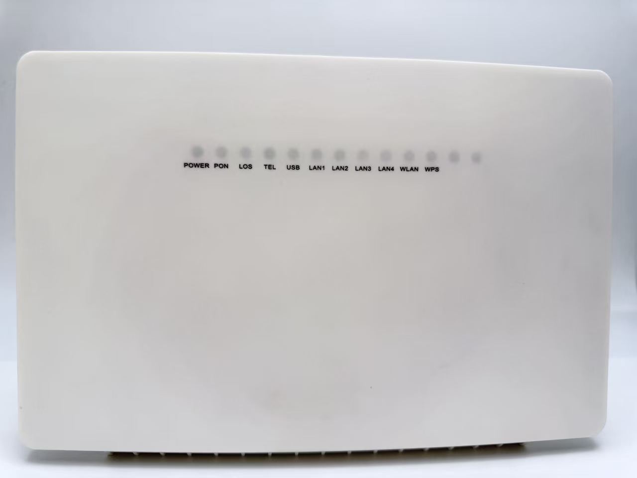HG8245Q2 XPON 智能网关终端 — 4GE + 2USB + 1POTS + 双频 WiFi — 简洁立式款(无 Logo)