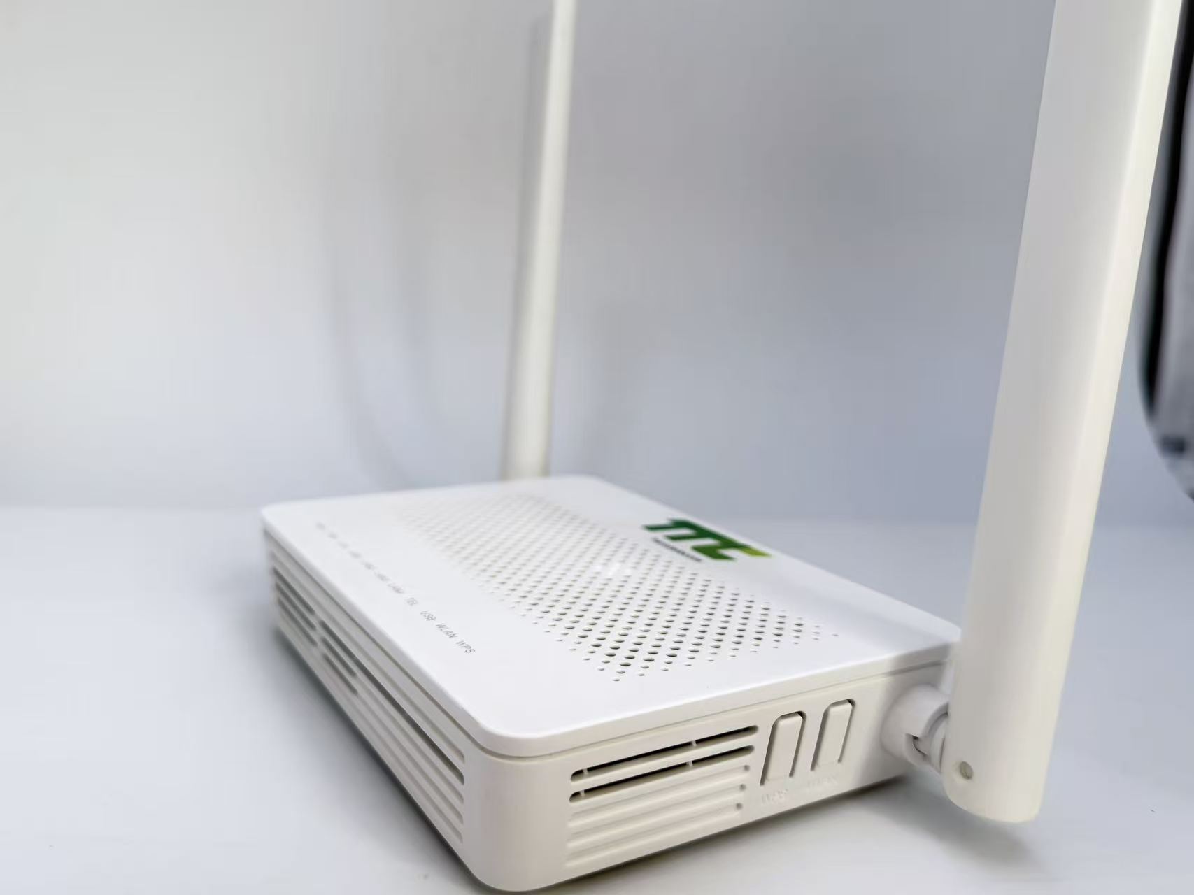EG8145V5 APC版另一侧面角度
